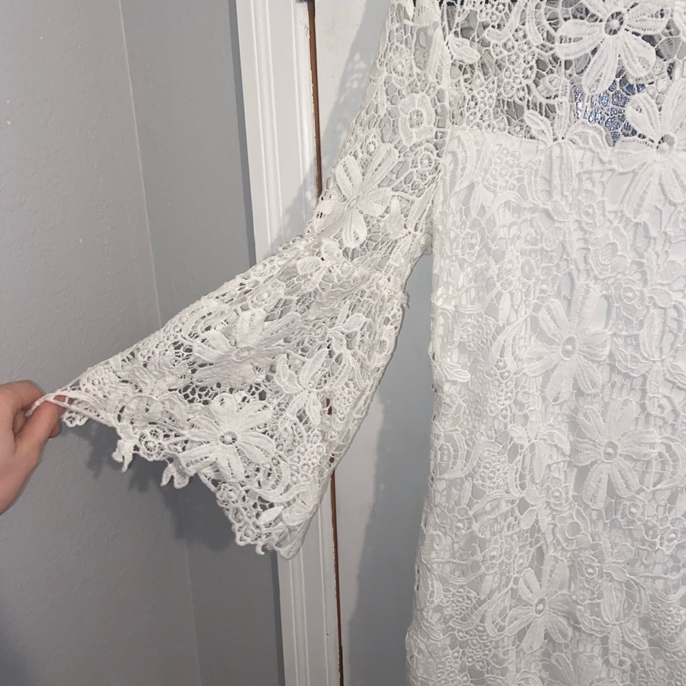 ⭐️LACE DRESS⭐️ - Picture 2 of 4